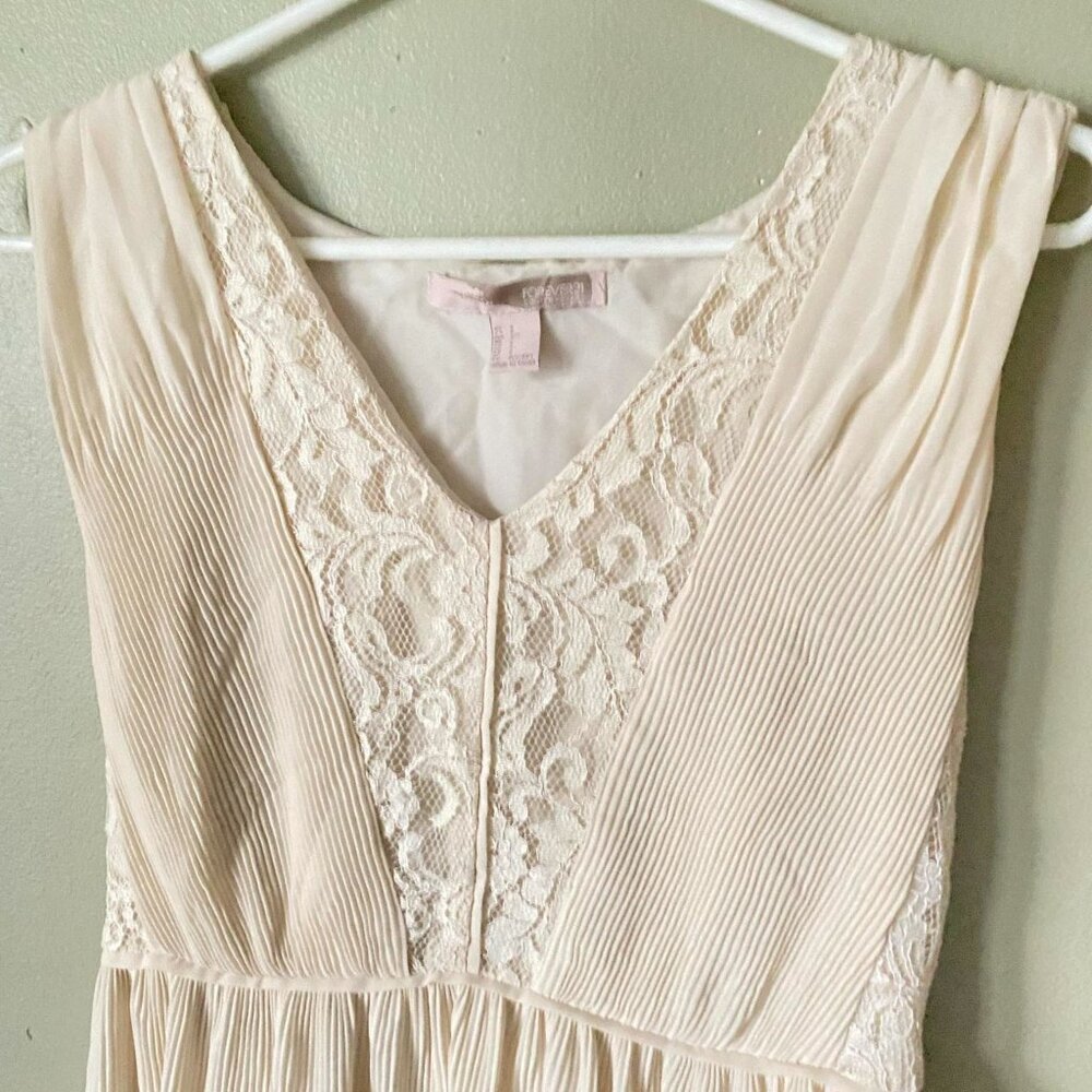 F21 vintage lace dress